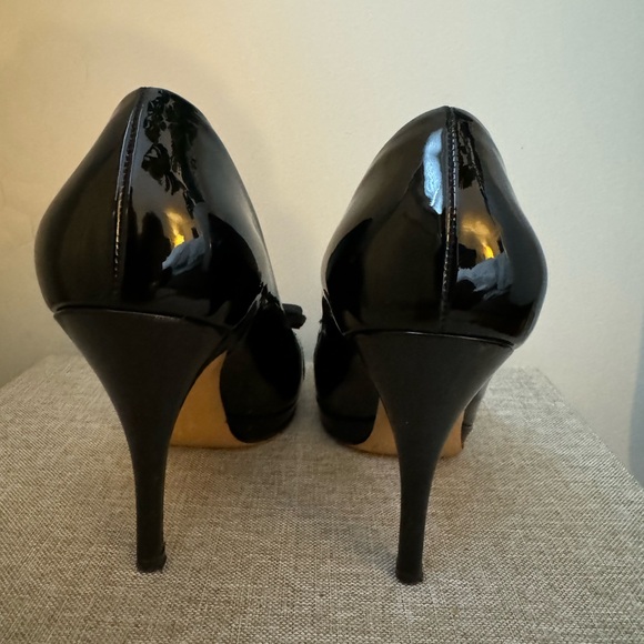 Salvatore Ferragamo Black Patent leather Bow High Heel Pumps 7.5 - Picture 4 of 10